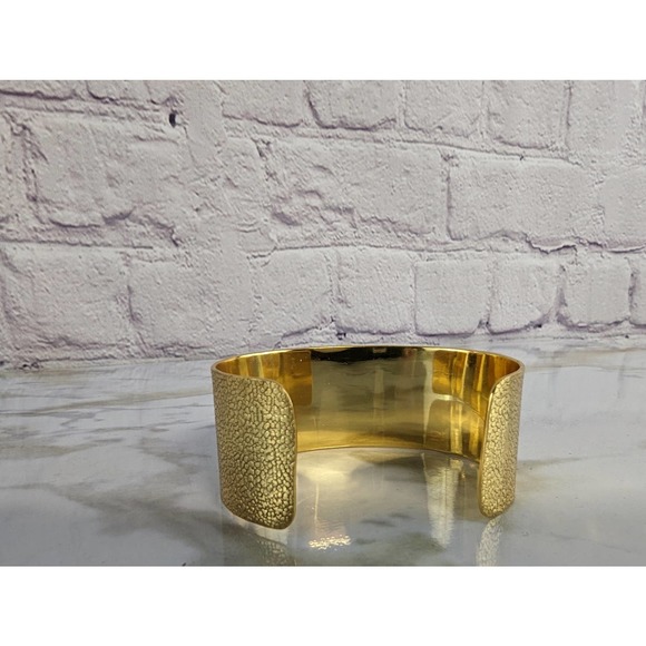 Julie Voss Large Stone Medallion Gold Tone Cuff Bracelet - Picture 3 of 6